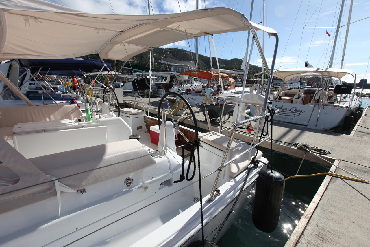 Photo #6 - Sun Odyssey 440 - 2 cab. (Andiamo) en Road Town - 28456