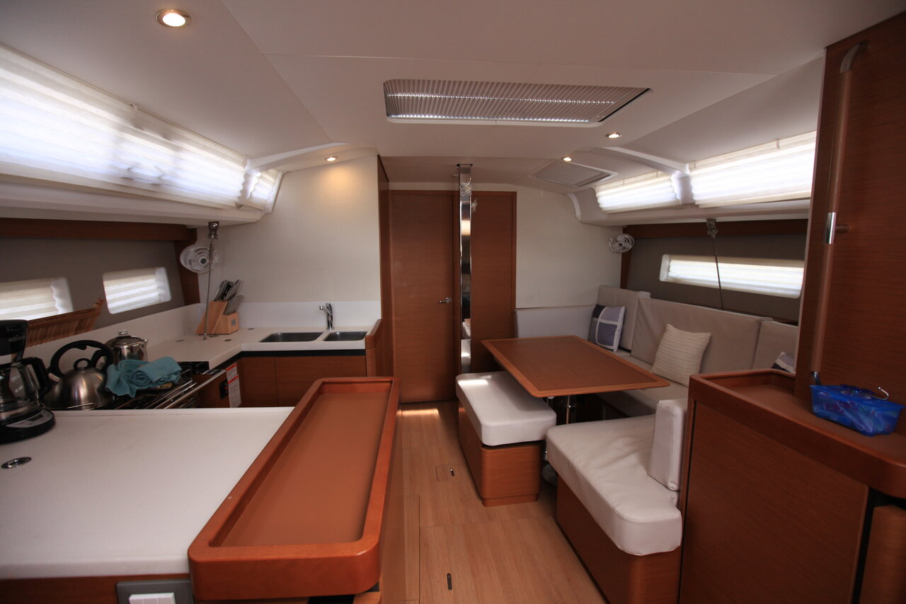 Photo #7 - Sun Odyssey 440 - 2 cab. (Andiamo) en Road Town - 28456