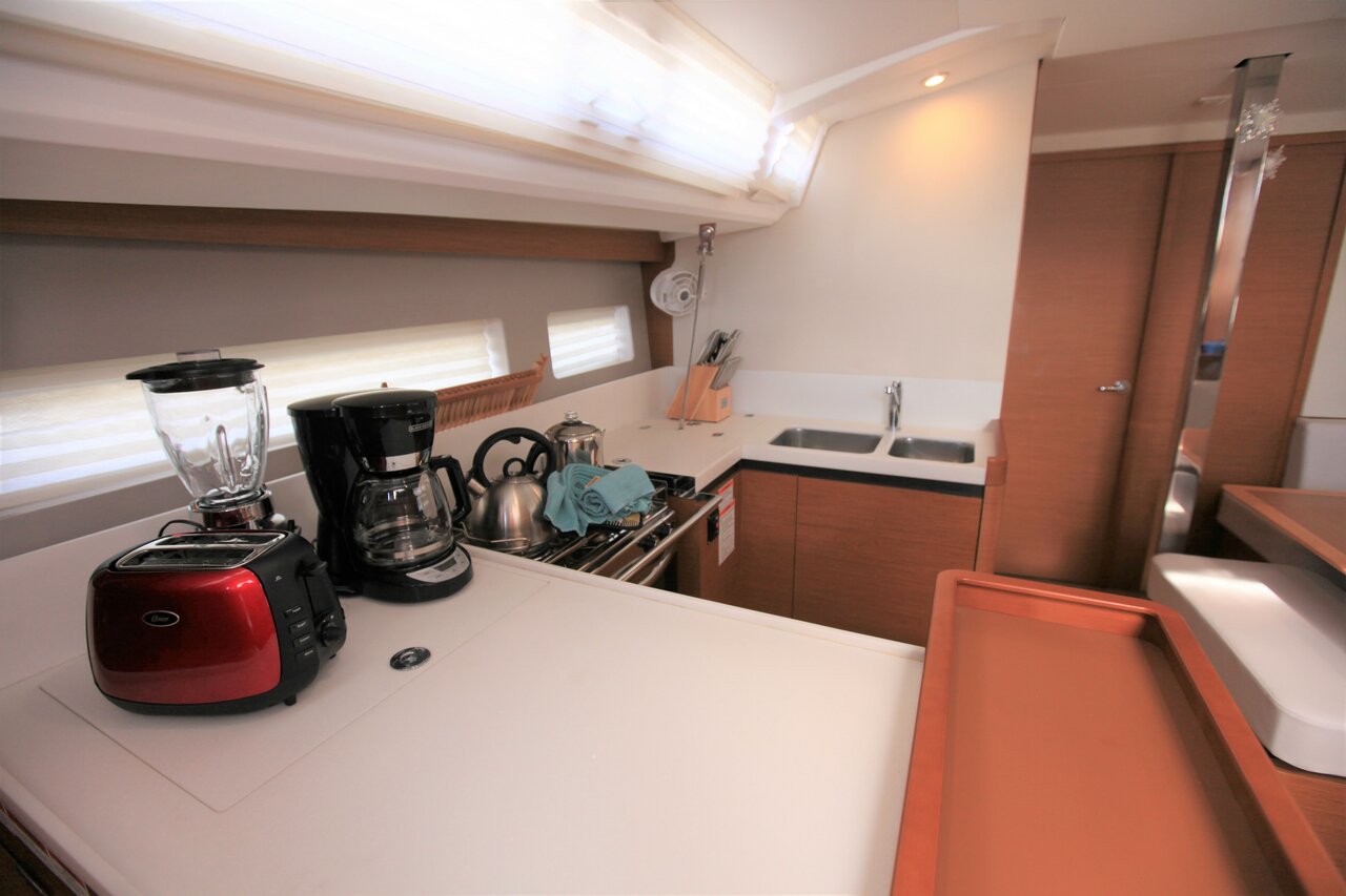 Photo #12 - Sun Odyssey 440 - 2 cab. (Andiamo) en Road Town - 28456