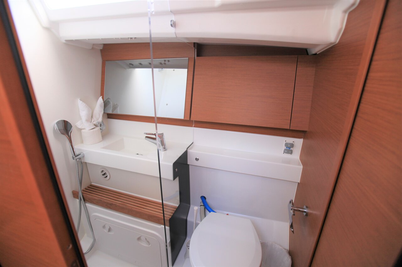 Photo #21 - Sun Odyssey 440 - 2 cab. (Andiamo) en Road Town - 28456