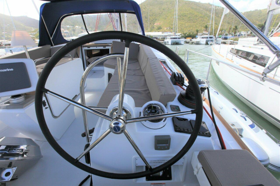 Photo #8 - Sun Odyssey 44 DS - 2 cab. (Good Decision) in Road Town - 28457