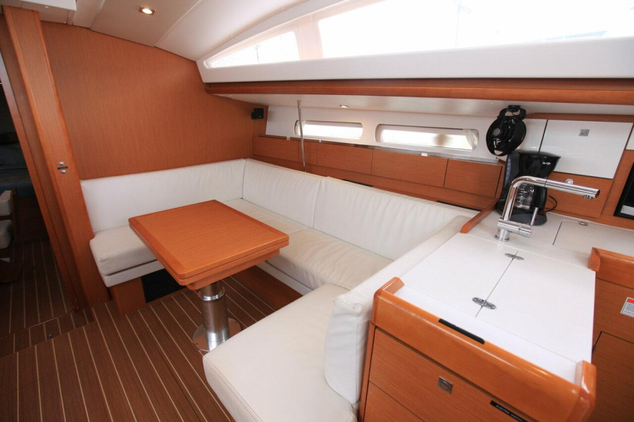 Photo #10 - Sun Odyssey 44 DS - 2 cab. (Good Decision) in Road Town - 28457