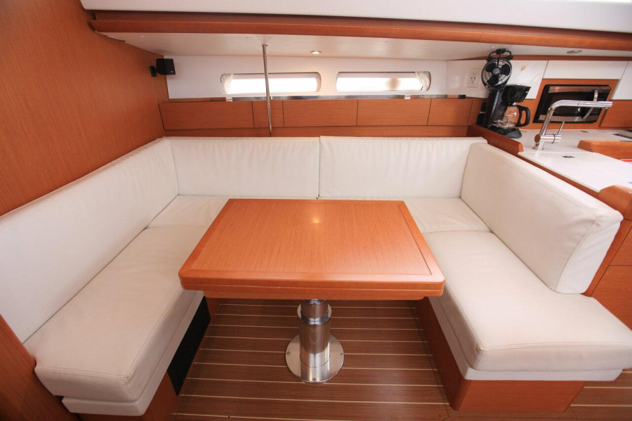 Photo #11 - Sun Odyssey 44 DS - 2 cab. (Good Decision) in Road Town - 28457