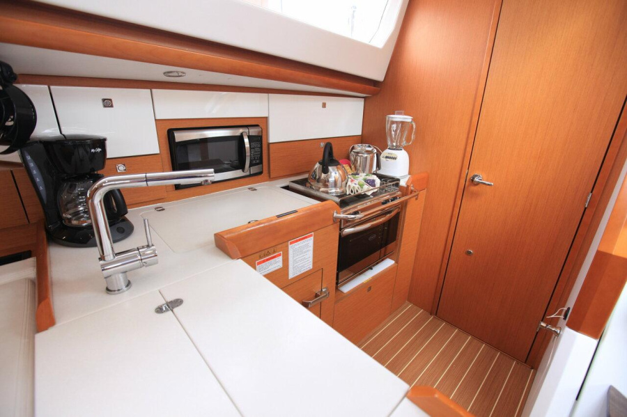 Photo #12 - Sun Odyssey 44 DS - 2 cab. (Good Decision) in Road Town - 28457