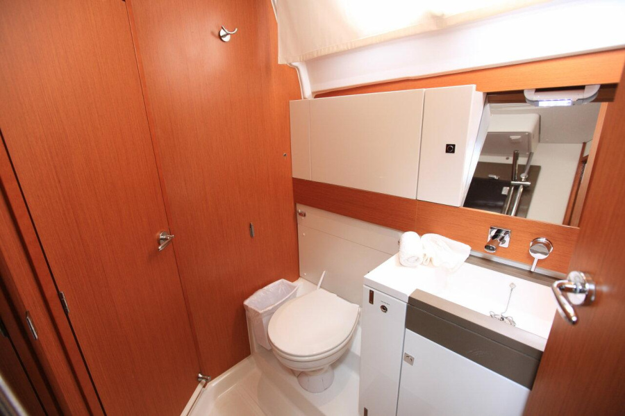 Photo #19 - Sun Odyssey 44 DS - 2 cab. (Good Decision) in Road Town - 28457