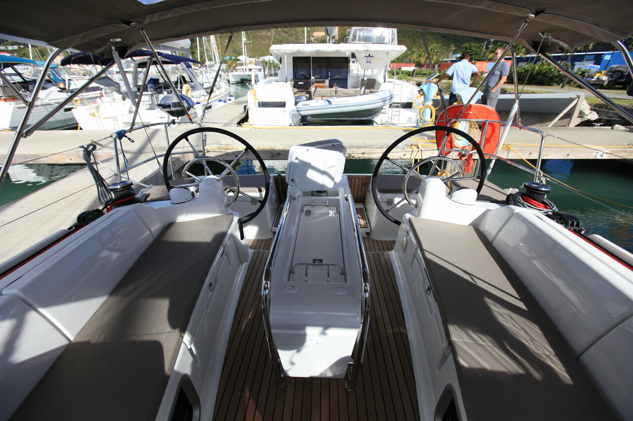 Photo #6 - Sun Odyssey 419 - 3 cab. (Indian Chief) en Road Town - 28462