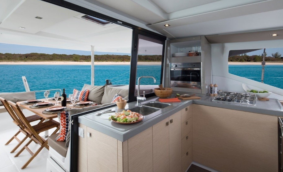 Photo #5 - Fountaine Pajot Lucia 40 - 4 cab. (HAPPY HOUR) en Bas du fort - 28578