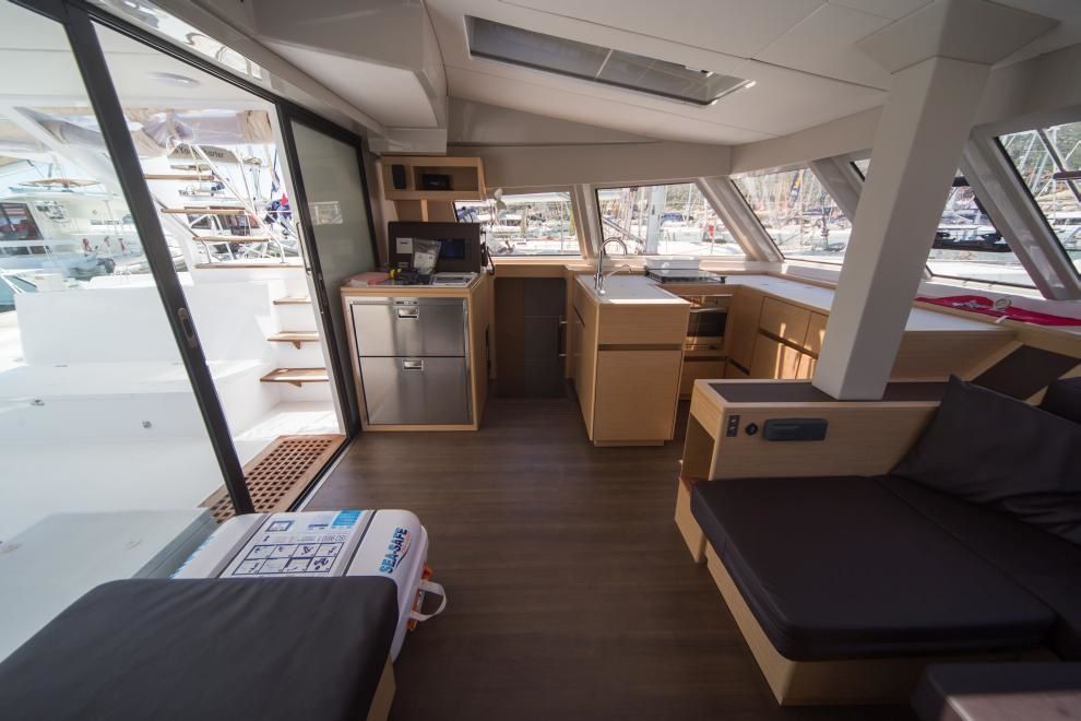 Photo #12 - Nautitech 46 Fly (BARBILAN) en Le Marin - 28589