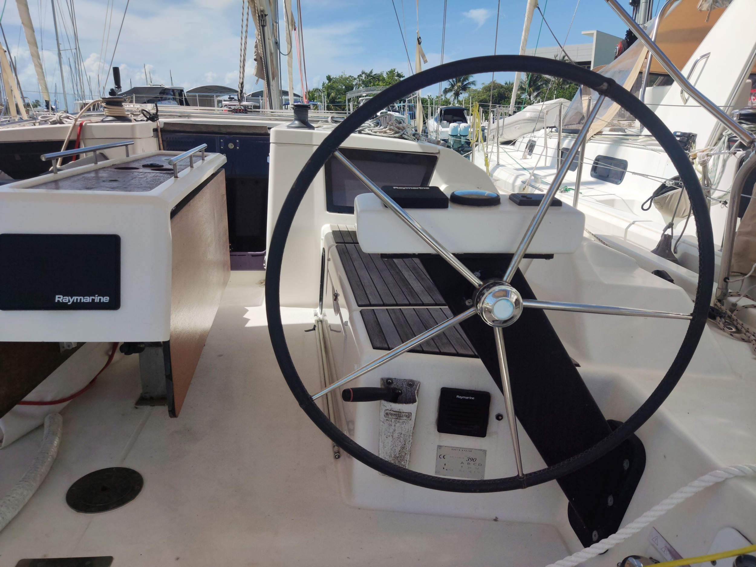 Photo #6 - Dufour 390 GL (MIRO) in Bas du fort - 28595