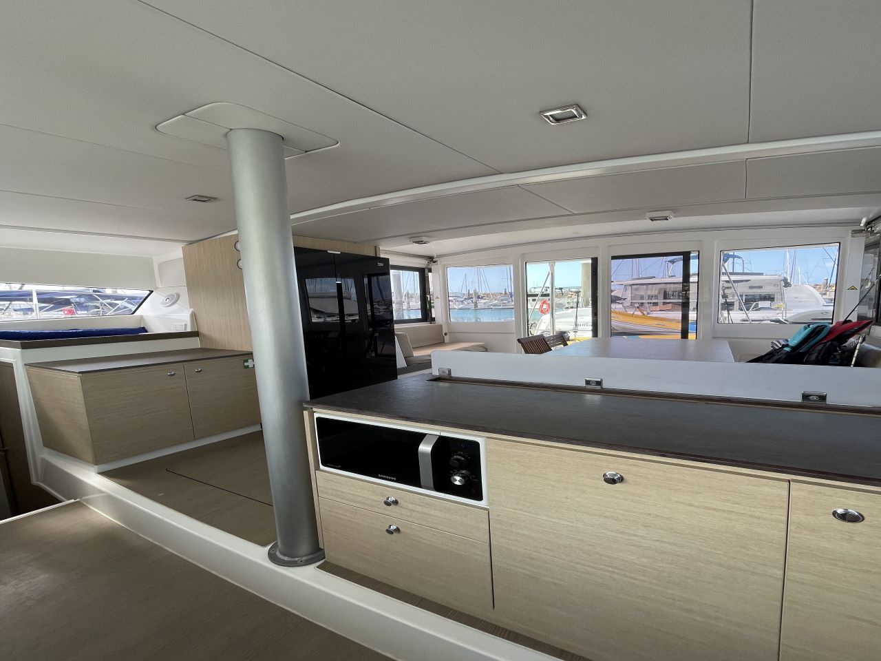 Photo #5 - Bali 4.3 (NAUTILUS) in Airlie Beach - 28643
