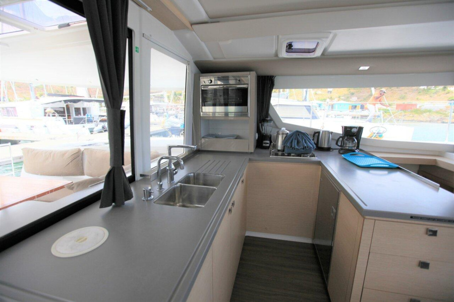 Photo #15 - Helia 44 - 5 cab. (Island Odyssey) in Road Town - 28705