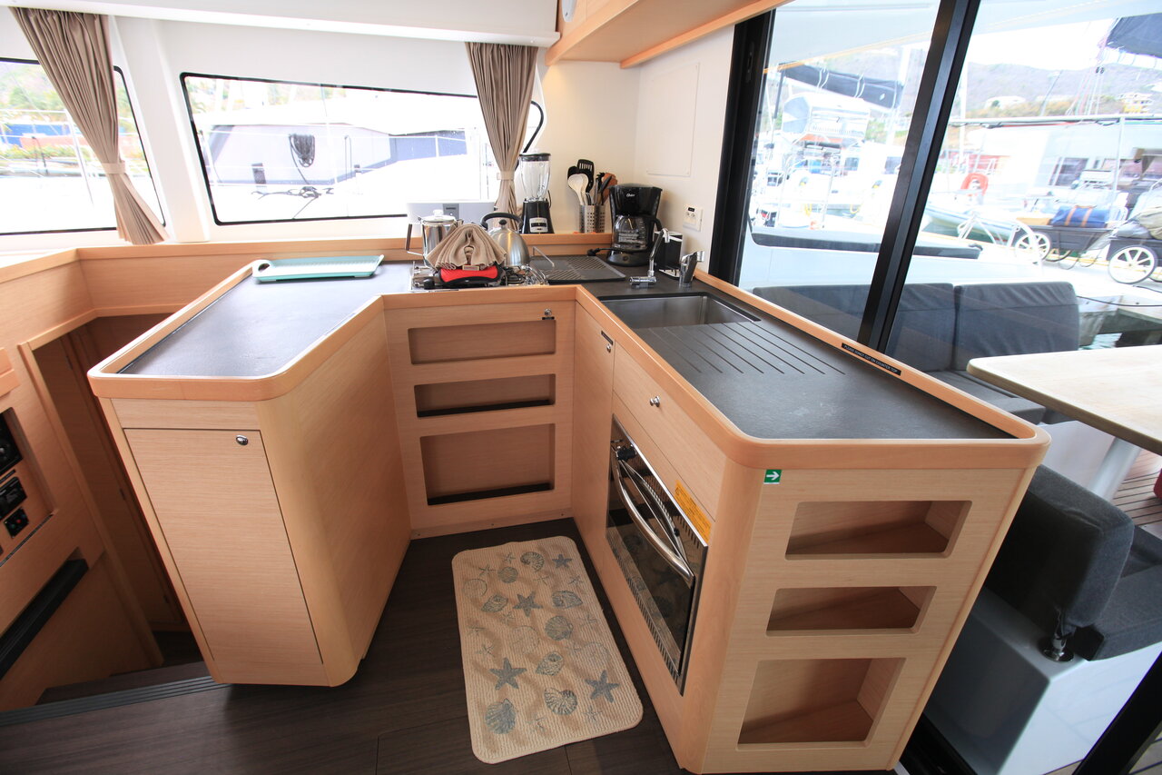 Photo #13 - Lagoon 42 - 4 + 1 cab. (Stella) in Road Town - 28719