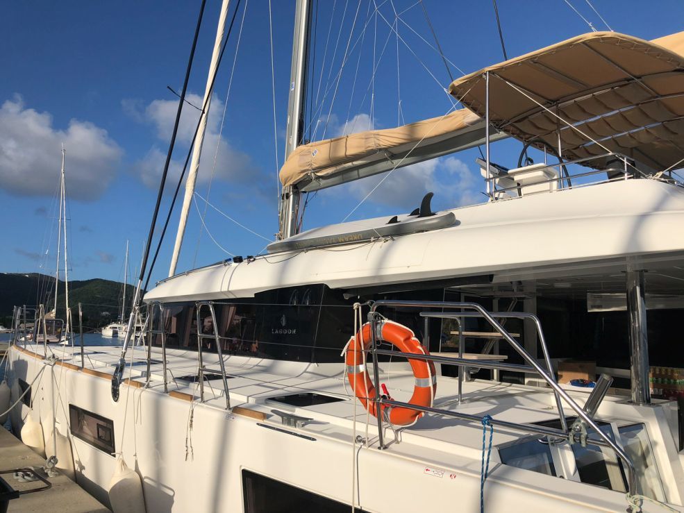 Photo #4 - Lagoon 620 - 6 + 2 cab. (DREAM BALICEAUX) en Le Marin - 28755