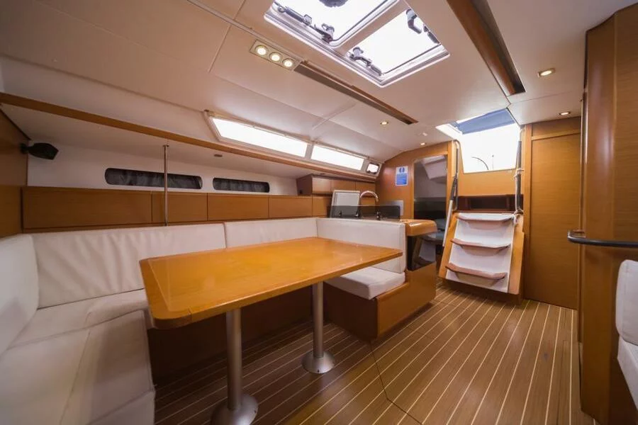 Sun Odyssey 439 (THALES )  - 18