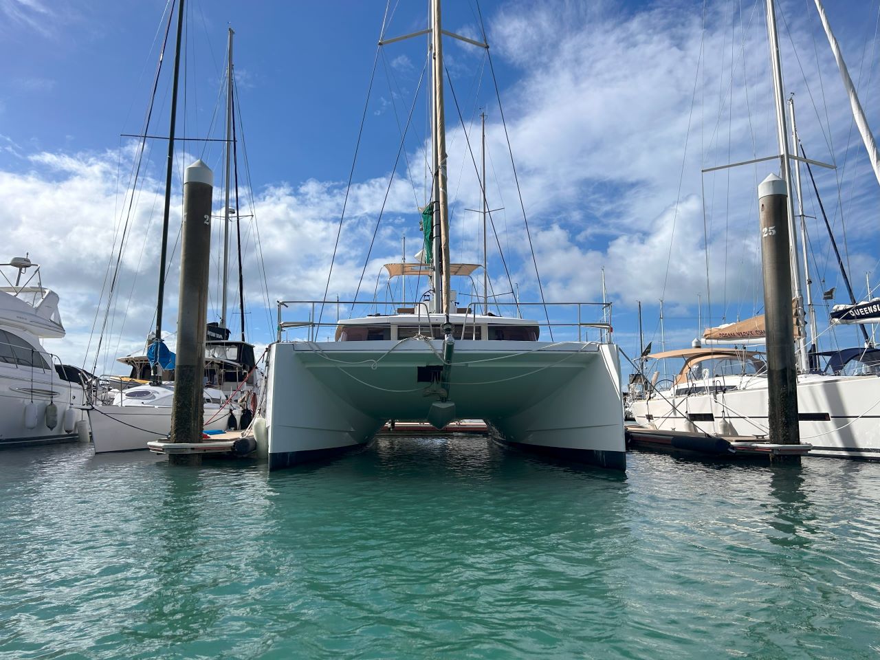 Photo #3 - Bali 4.3 (ALCINA) in Airlie Beach - 28997