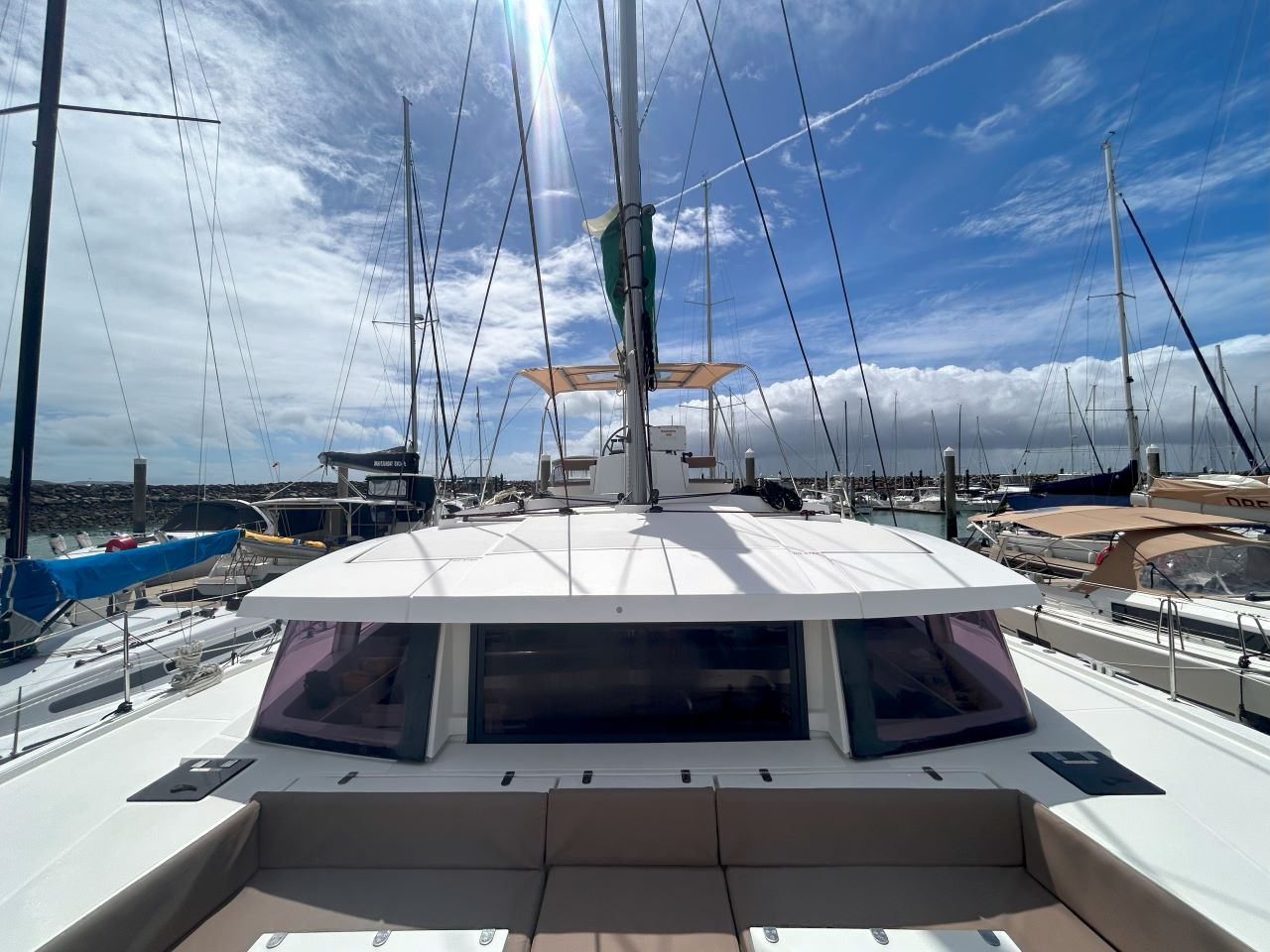 Photo #4 - Bali 4.3 (ALCINA) in Airlie Beach - 28997