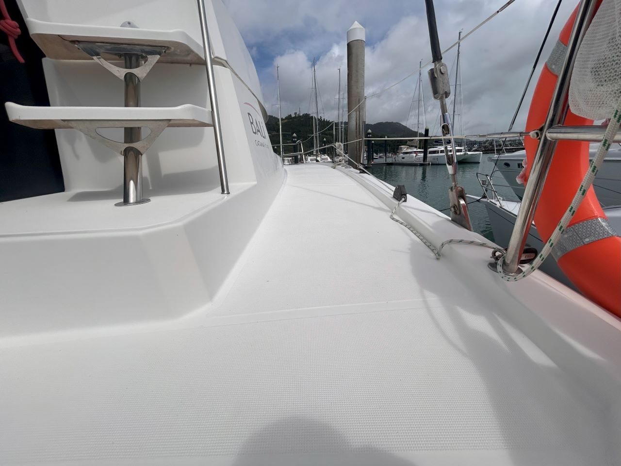 Photo #7 - Bali 4.3 (ALCINA) in Airlie Beach - 28997