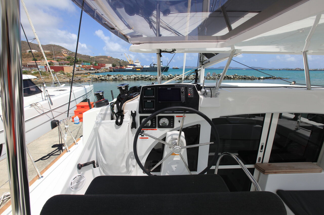 Photo #7 - Lagoon 380 - 4 cab. (Mr T) en Road Town - 29054