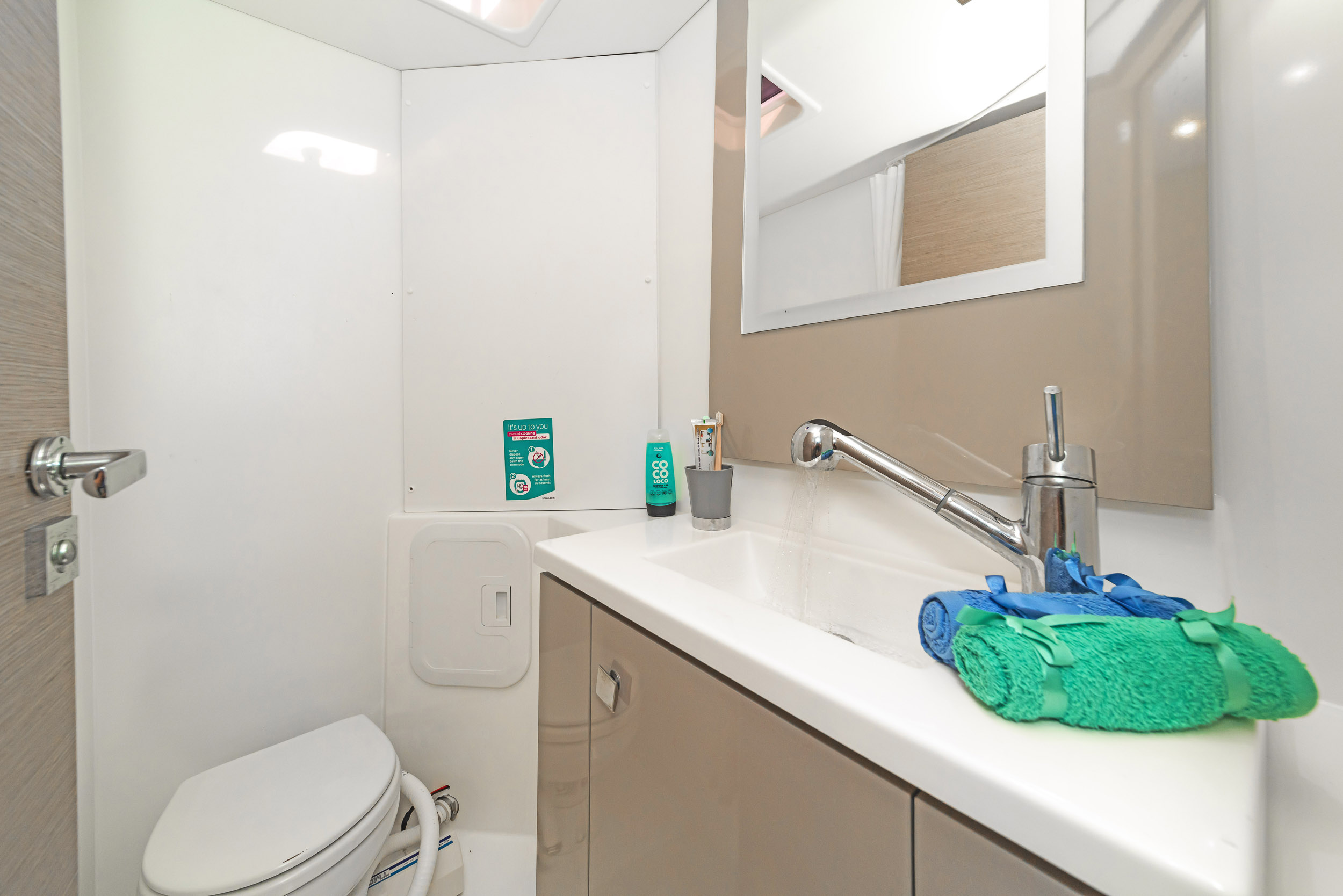 Photo #6 - Fountaine Pajot Lucia 40 - 4 cab. (Fortuna) in Rhodos - 29077