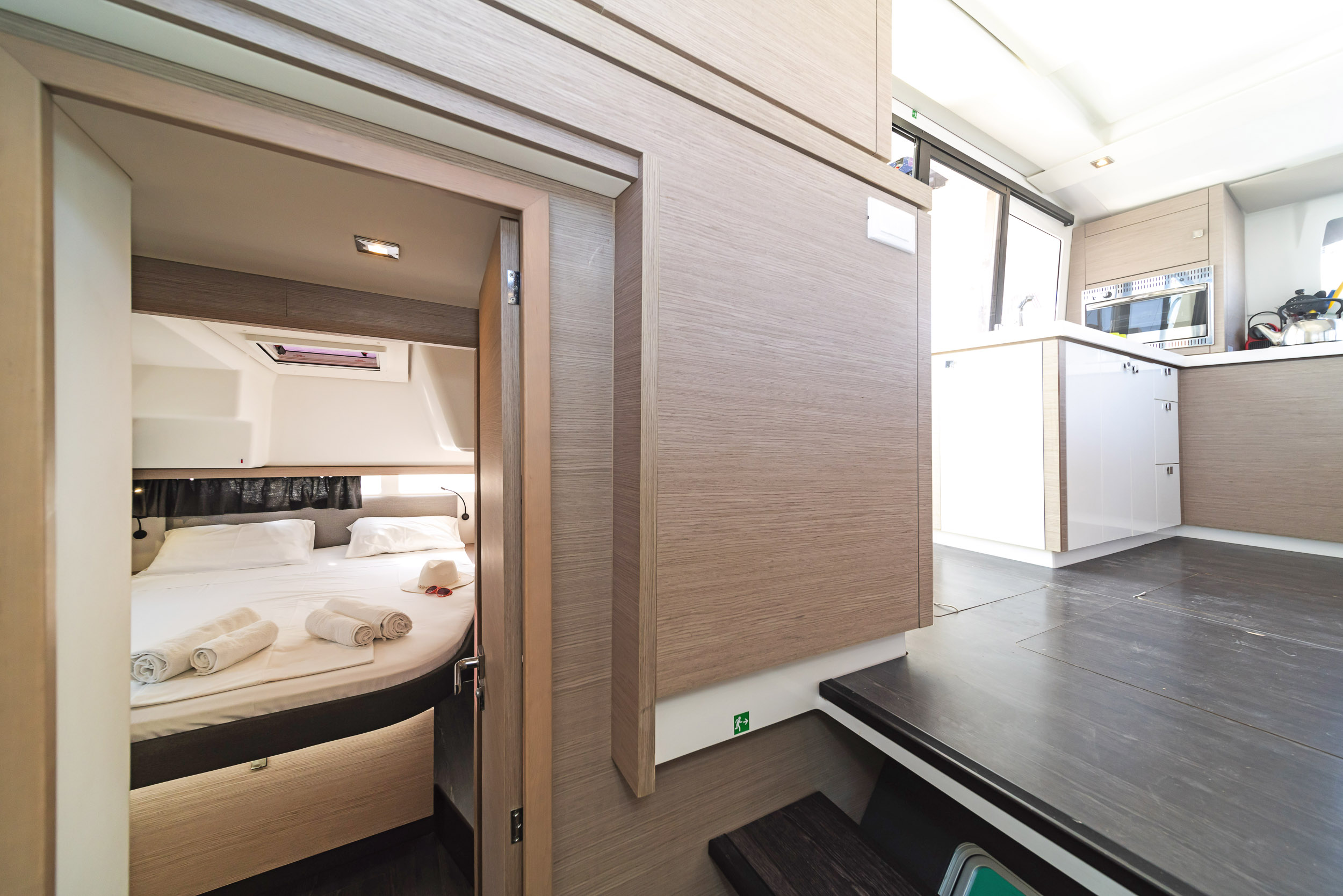 Photo #7 - Fountaine Pajot Lucia 40 - 4 cab. (Fortuna) in Rhodos - 29077