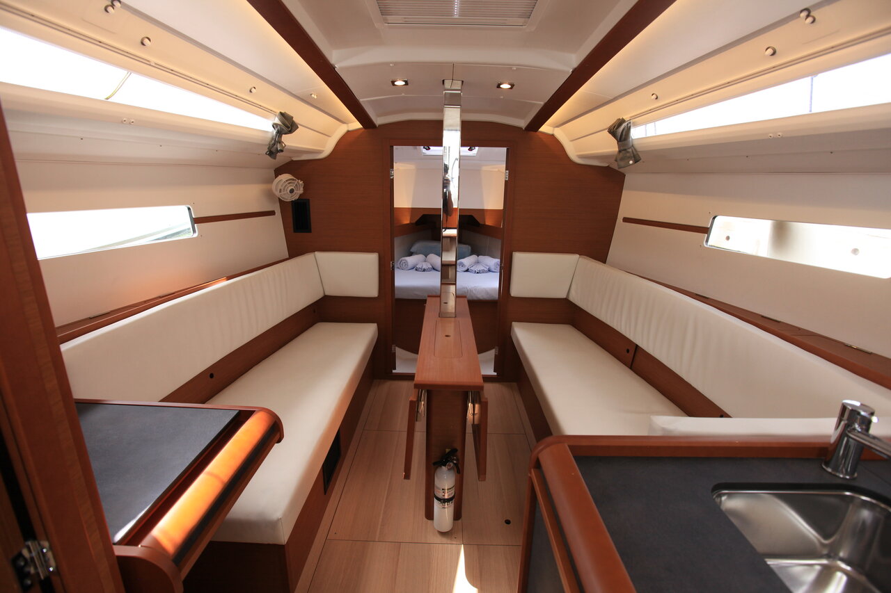 Photo #7 - Sun Odyssey 349 - 2 cab. (Naya) in Road Town - 29089