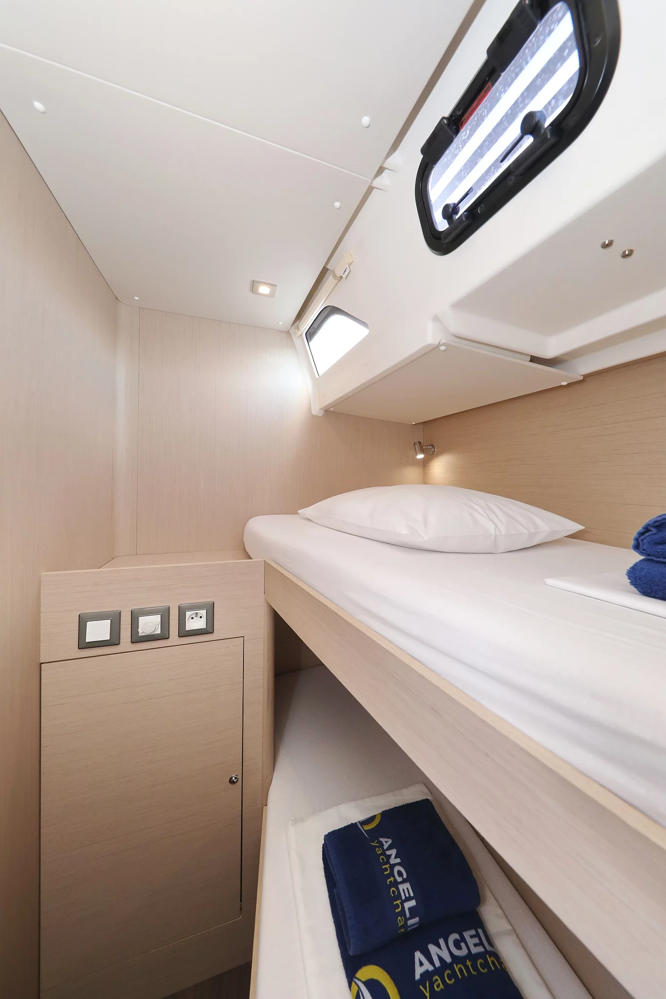 Oceanis 51.1 - 5 + 1 cab. (Air 1)  - 28