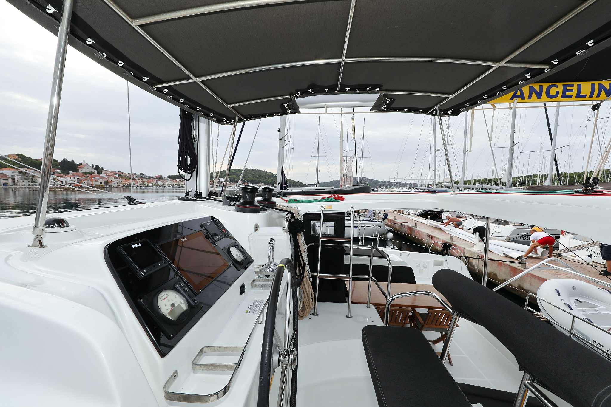 Photo #9 - Lagoon 42 - 4 + 2 cab. (Air Wave) in rogoznica - 29120