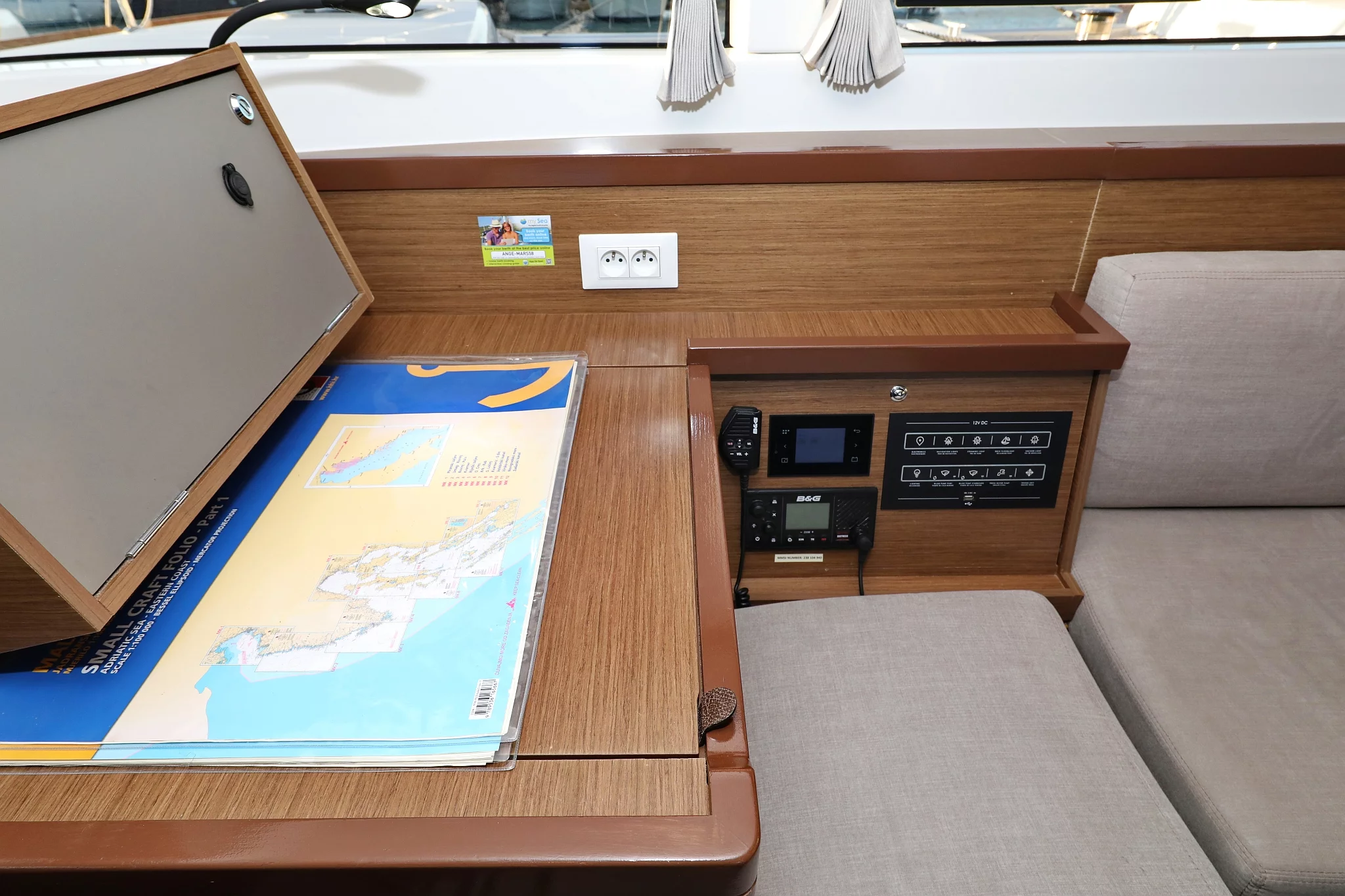 Lagoon 40 - 4 + 2 cab (Mars)  - 42