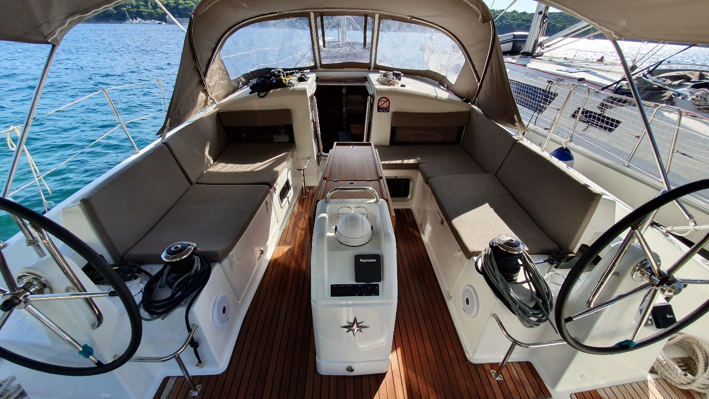 Photo #5 - Sun Odyssey 440 (Xoxo) en Pomer - 29170