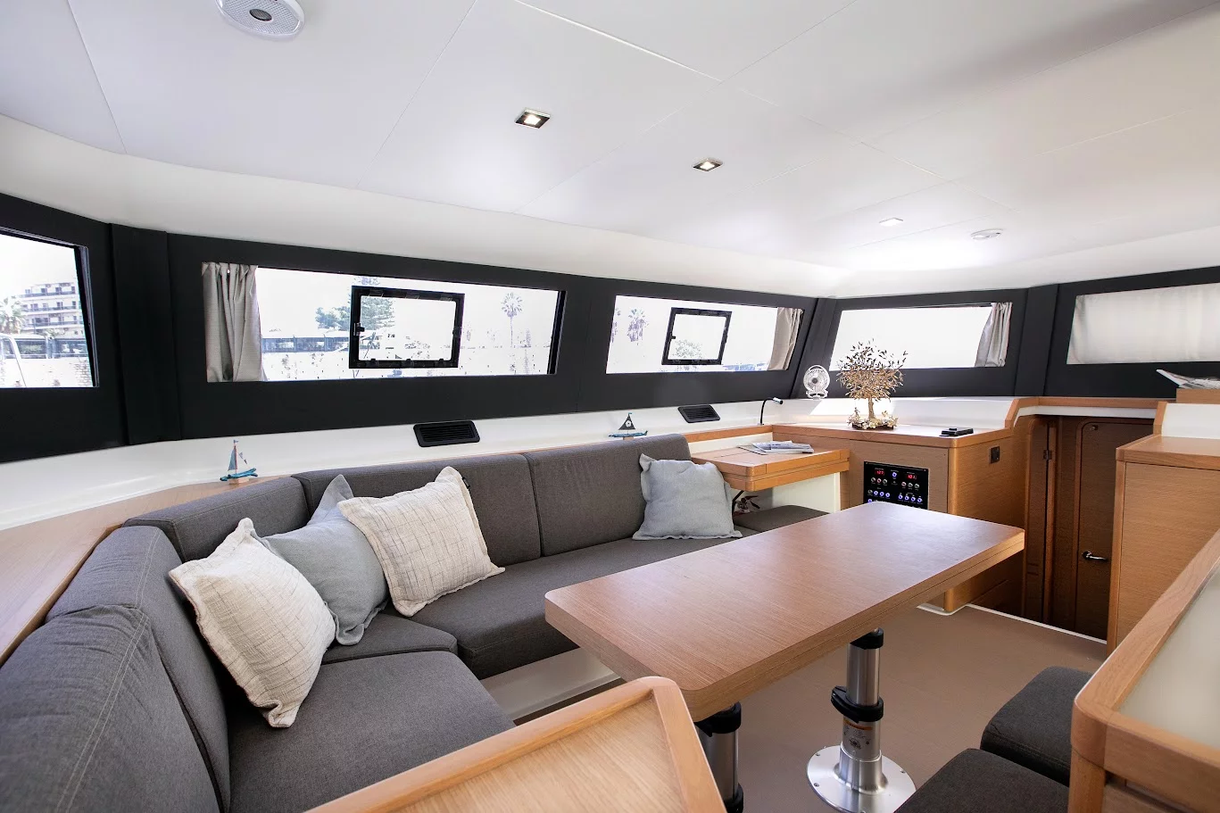 Dufour 48 Catamaran - 5 + 1 cab. (Diva)  - 6