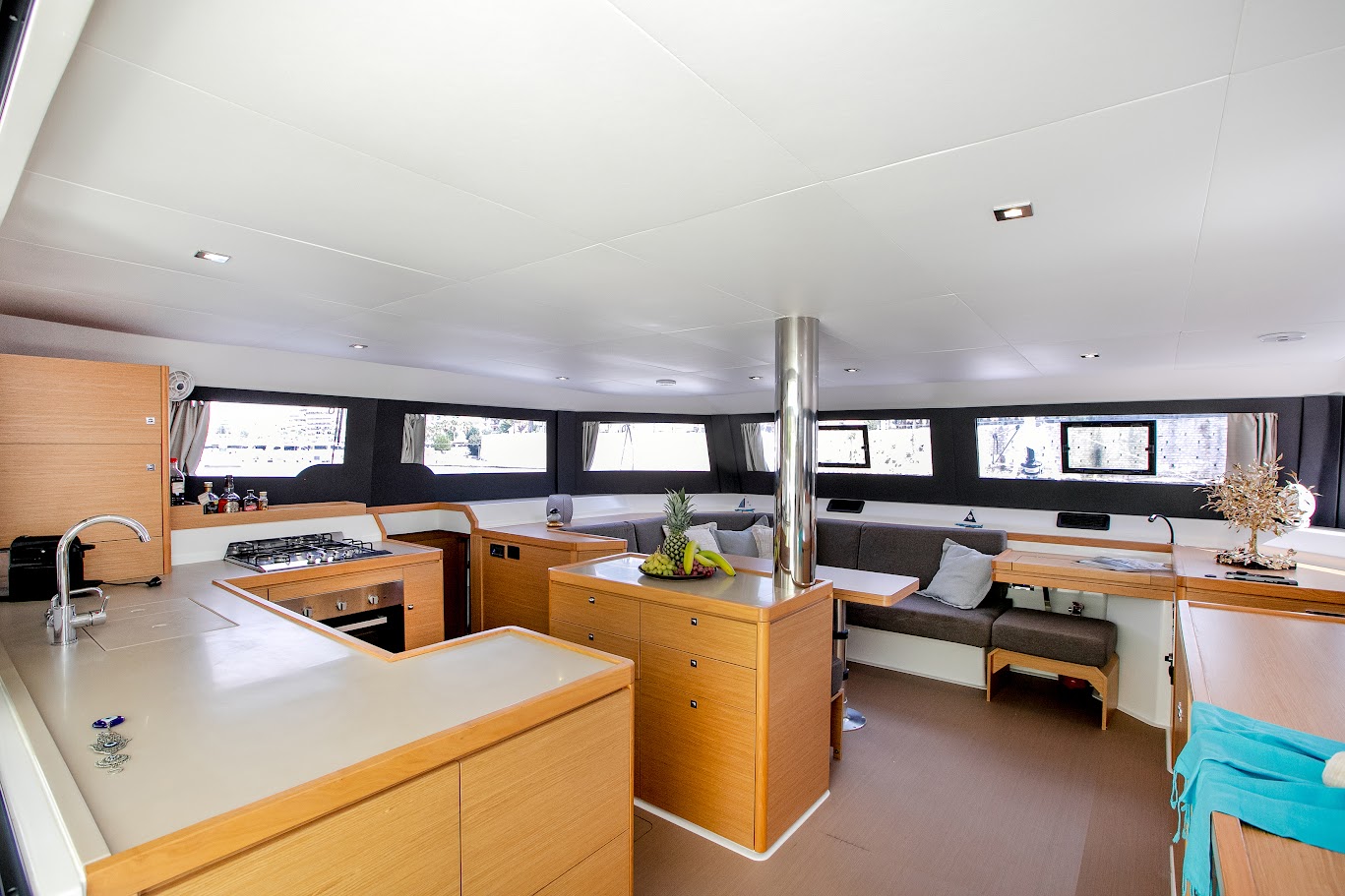 Photo #8 - Dufour 48 Catamaran - 5 + 1 cab. (Diva) in Athen - 29345