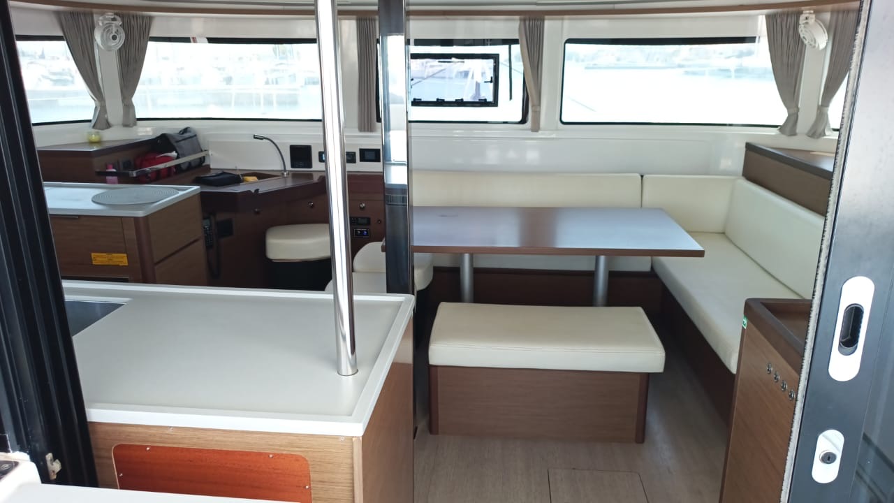Photo #11 - Lagoon 46 - 4 + 2 cab. (Selene) in Preveza - 29358