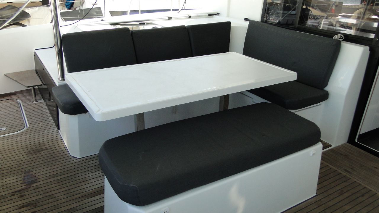 Photo #4 - Fountaine Pajot Astrea 42 - 3 + 2 cab. (NARNIA) en Athènes - 29380