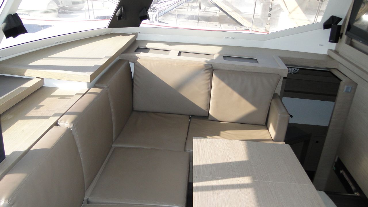 Photo #6 - Fountaine Pajot Astrea 42 - 3 + 2 cab. (NARNIA) en Athènes - 29380
