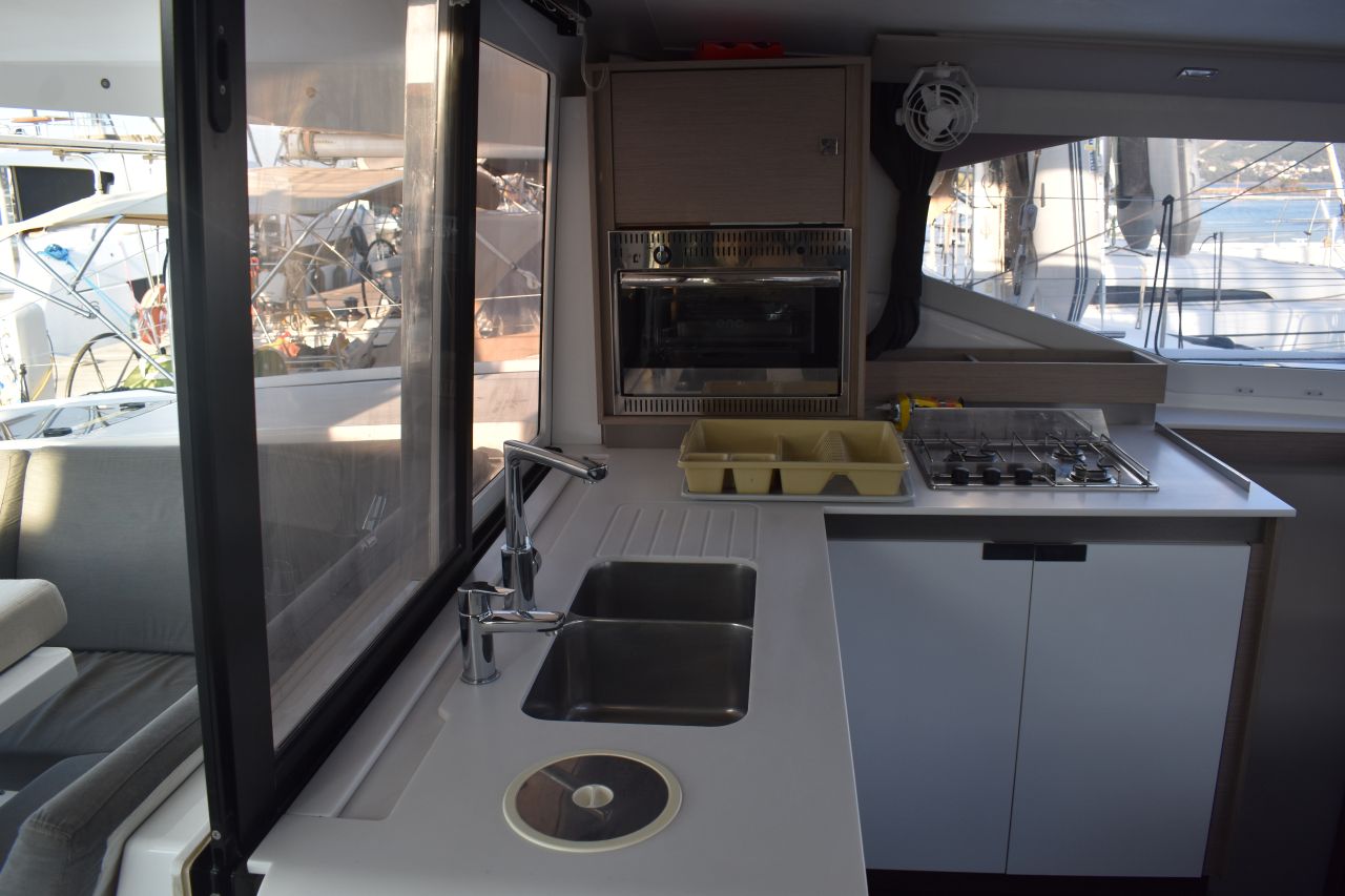 Photo #9 - Fountaine Pajot Isla 40 - 4 cab. (SEA BREEZE) in Lefkada - 29403