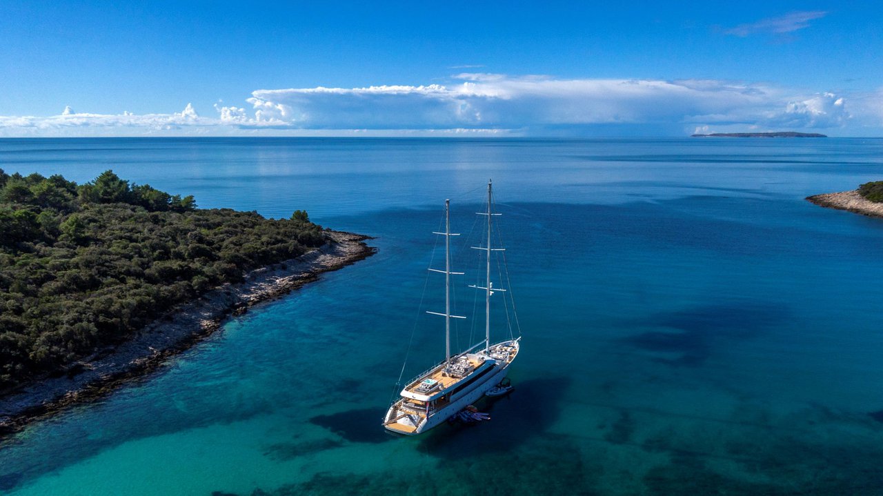 Photo #7 - MS Custom Aurum Sky (M/S Aurum Sky) in Split - 29458