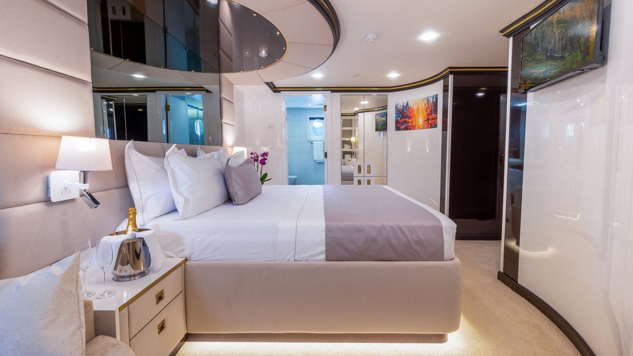 Photo #29 - MS Custom Aurum Sky (M/S Aurum Sky) in Split - 29458