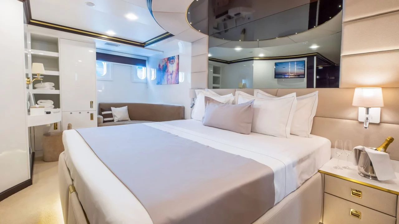 MS Custom Aurum Sky (M/S Aurum Sky)  - 30