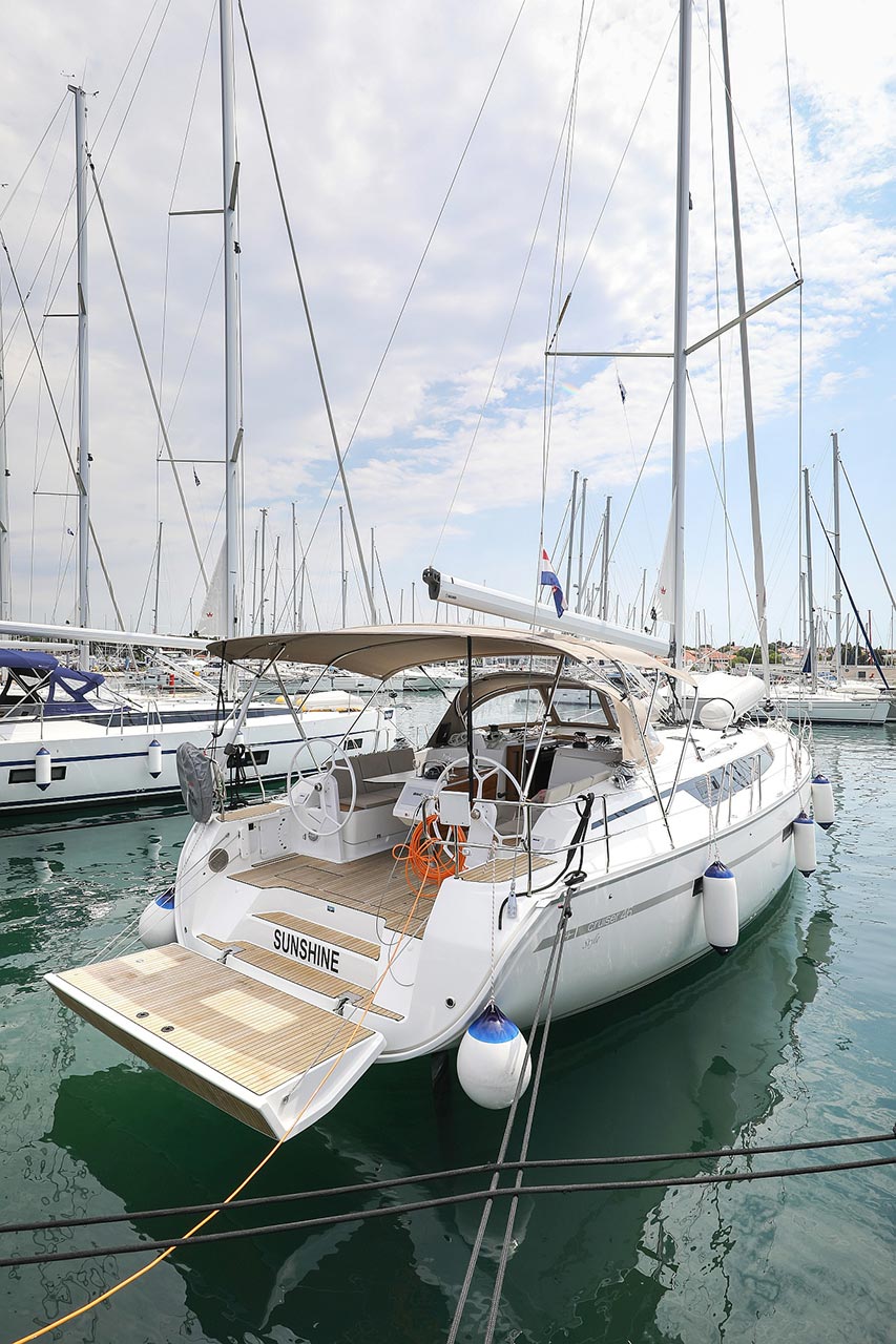 Photo #4 - Bavaria Cruiser 46 Style - 4 cab. (Sunshine) in Trogir - 29480