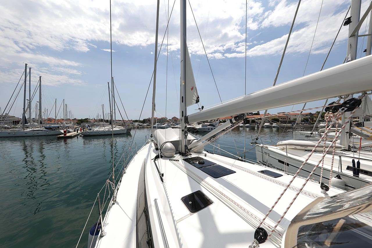Photo #6 - Bavaria Cruiser 46 Style - 4 cab. (Sunshine) in Trogir - 29480