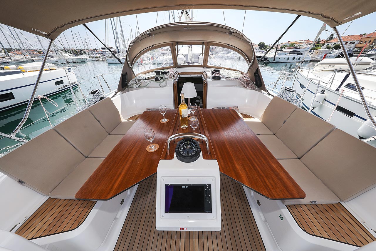 Photo #9 - Bavaria Cruiser 46 Style - 4 cab. (Sunshine) in Trogir - 29480
