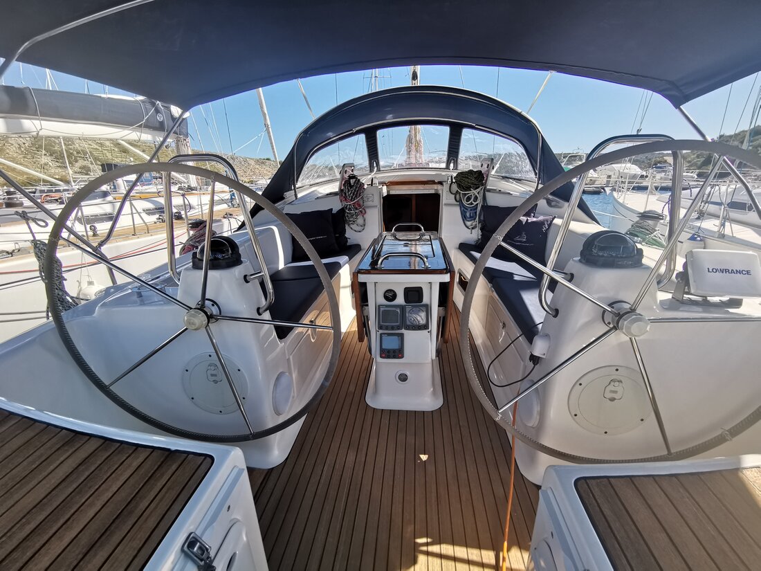 Photo #6 - Bavaria 42 Cruiser (Sea King) in Primosten - 29488