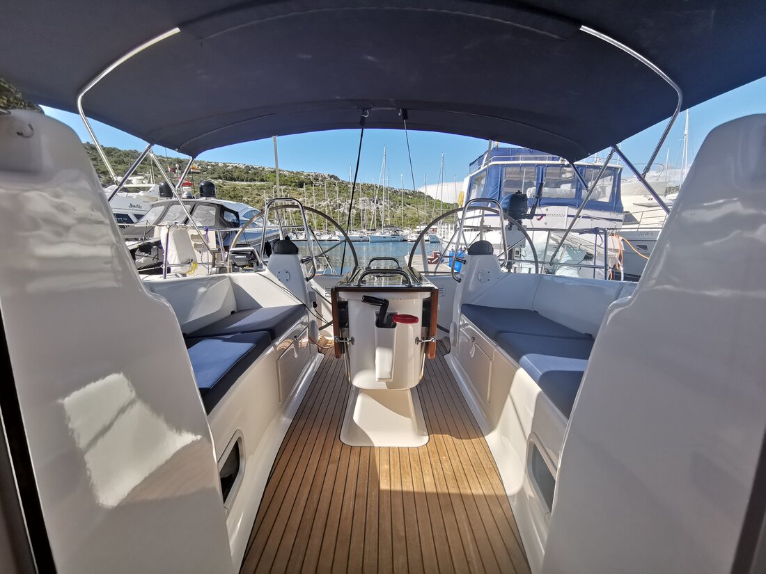 Photo #7 - Bavaria 42 Cruiser (Sea King) in Primosten - 29488