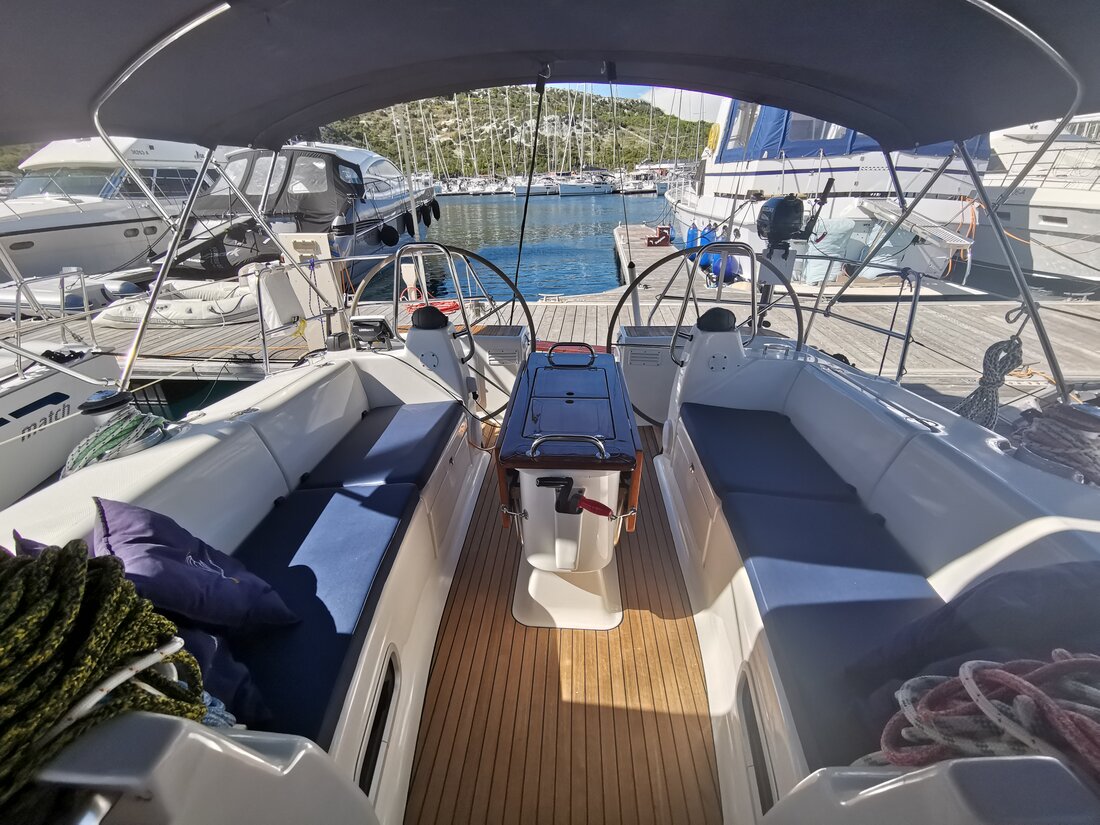Photo #8 - Bavaria 42 Cruiser (Sea King) in Primosten - 29488