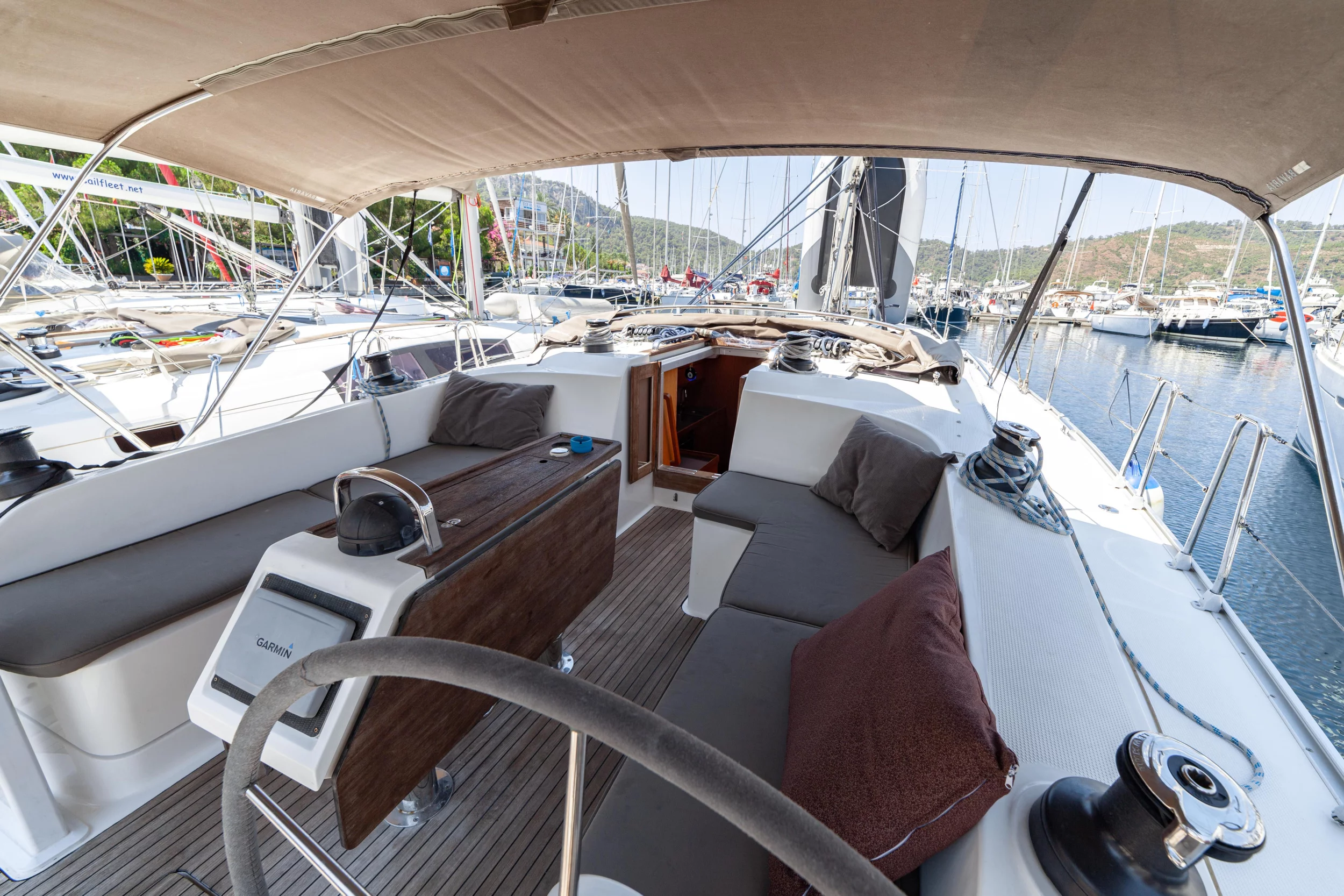 Bavaria Cruiser 46 - 4 cab. (Sail Vega)  - 6