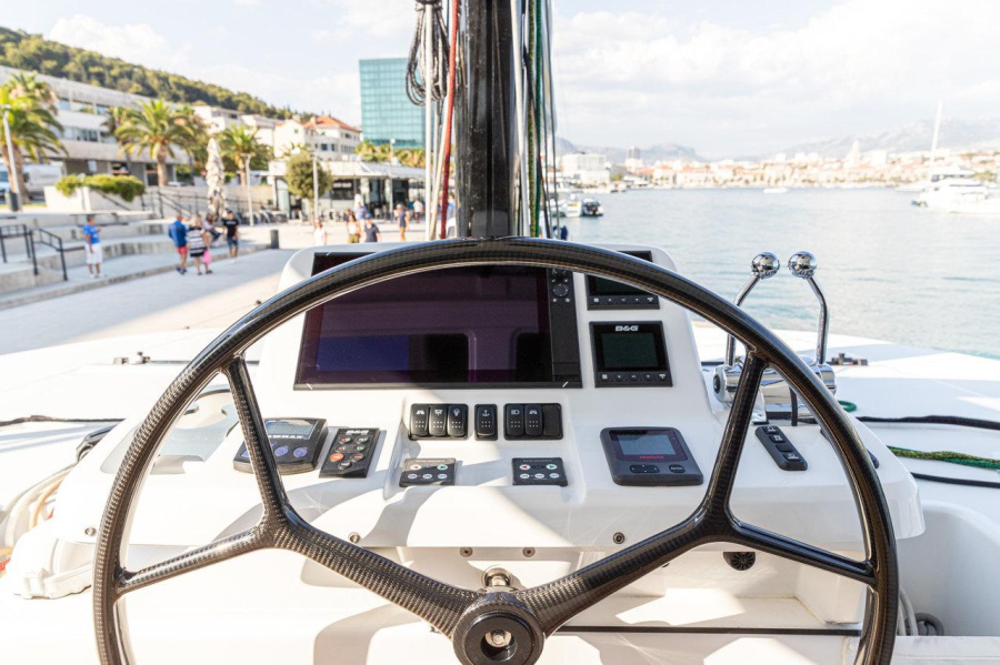Photo #9 - Lagoon 50 - 5 + 2 cab. (Princess Kiss - Crewed) in Split - 29500