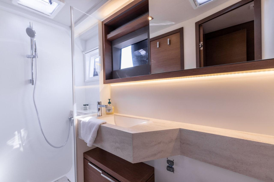 Photo #18 - Lagoon 50 - 5 + 2 cab. (Princess Kiss - Crewed) in Split - 29500