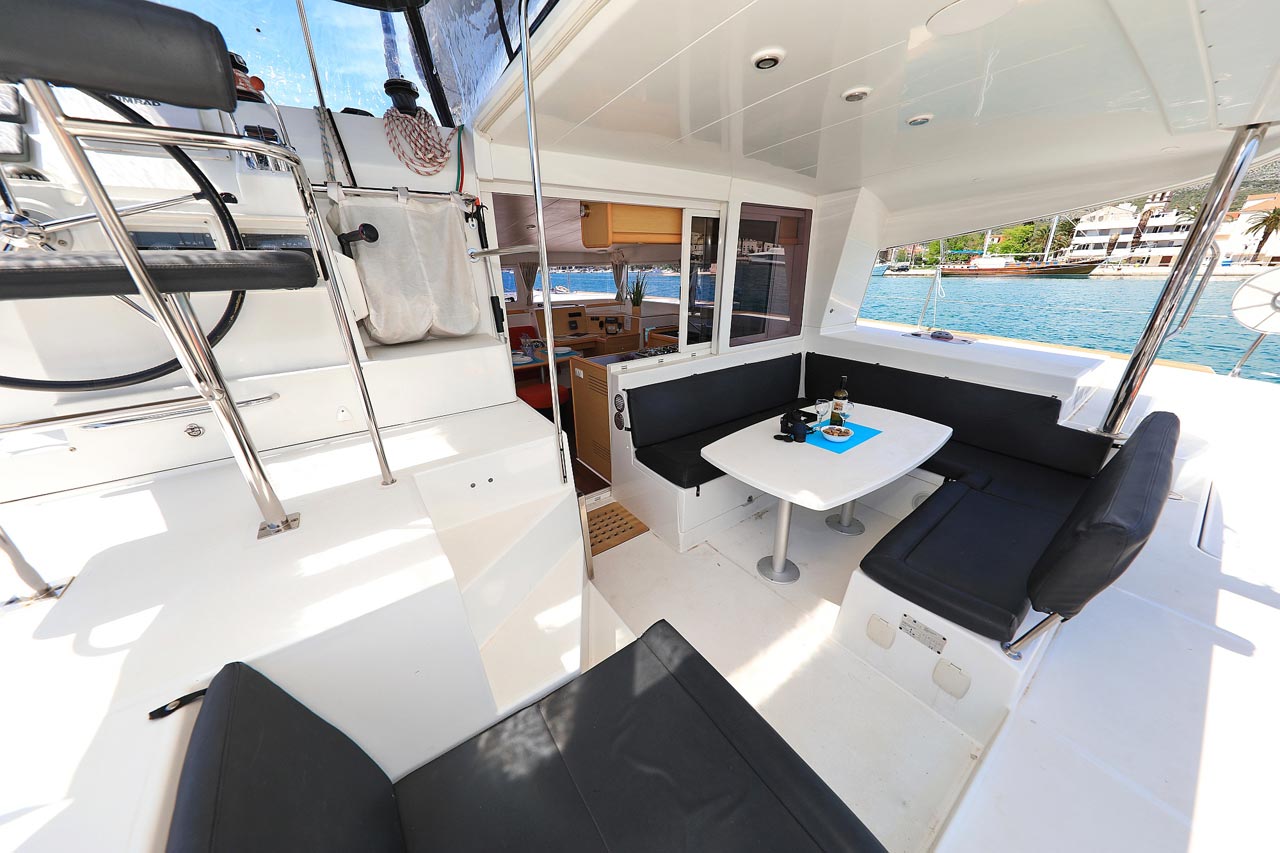 Photo #9 - Lagoon 400 - 4 + 2 cab. (Pagomo nayan) in Trogir - 29502