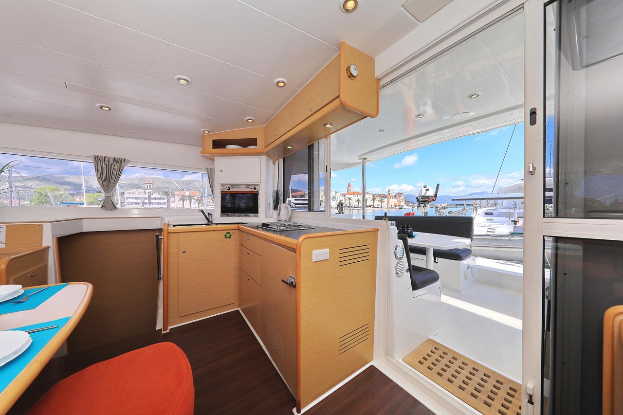 Photo #18 - Lagoon 400 - 4 + 2 cab. (Pagomo nayan) in Trogir - 29502