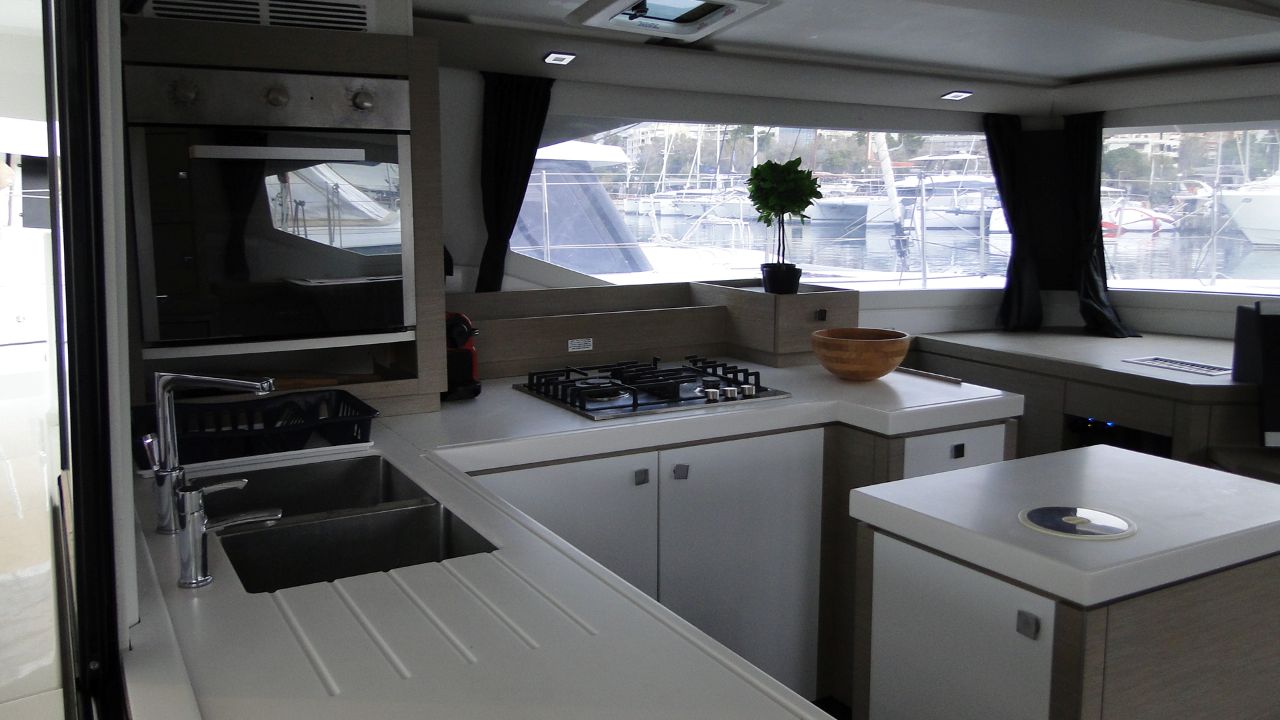 Photo #6 - Fountaine Pajot Saona 47 Quintet - 5 + 1 cab. (NEFELI) en Atenas - 29541